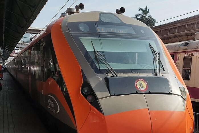 德里火車站_ 體驗印度特快火車的起點，感受當地的交通文化。＜德里－阿格拉＞