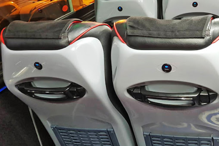 大陸遊覽車 USB 充電座椅
